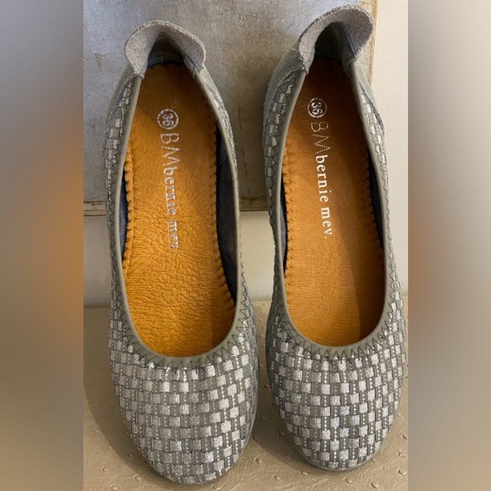 bernie mev. Gray Woven Flats with Rounded Toe
